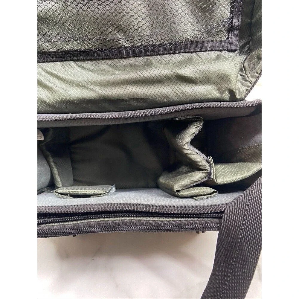 NIKON CAMERA BAG 3 COMPARTMENTS 4 POCKETS CROSSBODY BLACK 13 X 9 X 5